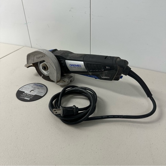 Dremel Ultra Saw 7.5 Amp 4" Compact Saw w/ Blades - Picture 3 of 7
